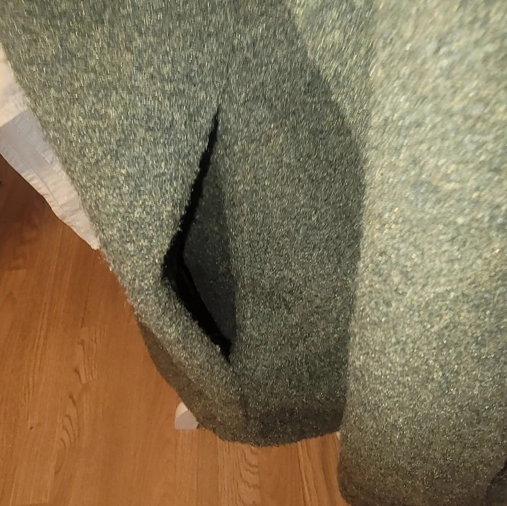 Woman's Black Tape Button-Up Shirt Size  Medium Long Sleeve Green in color - Picture 6 of 11